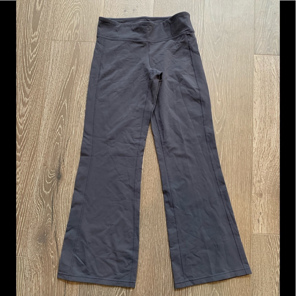 Athleta Kickbooty flare yoga pants